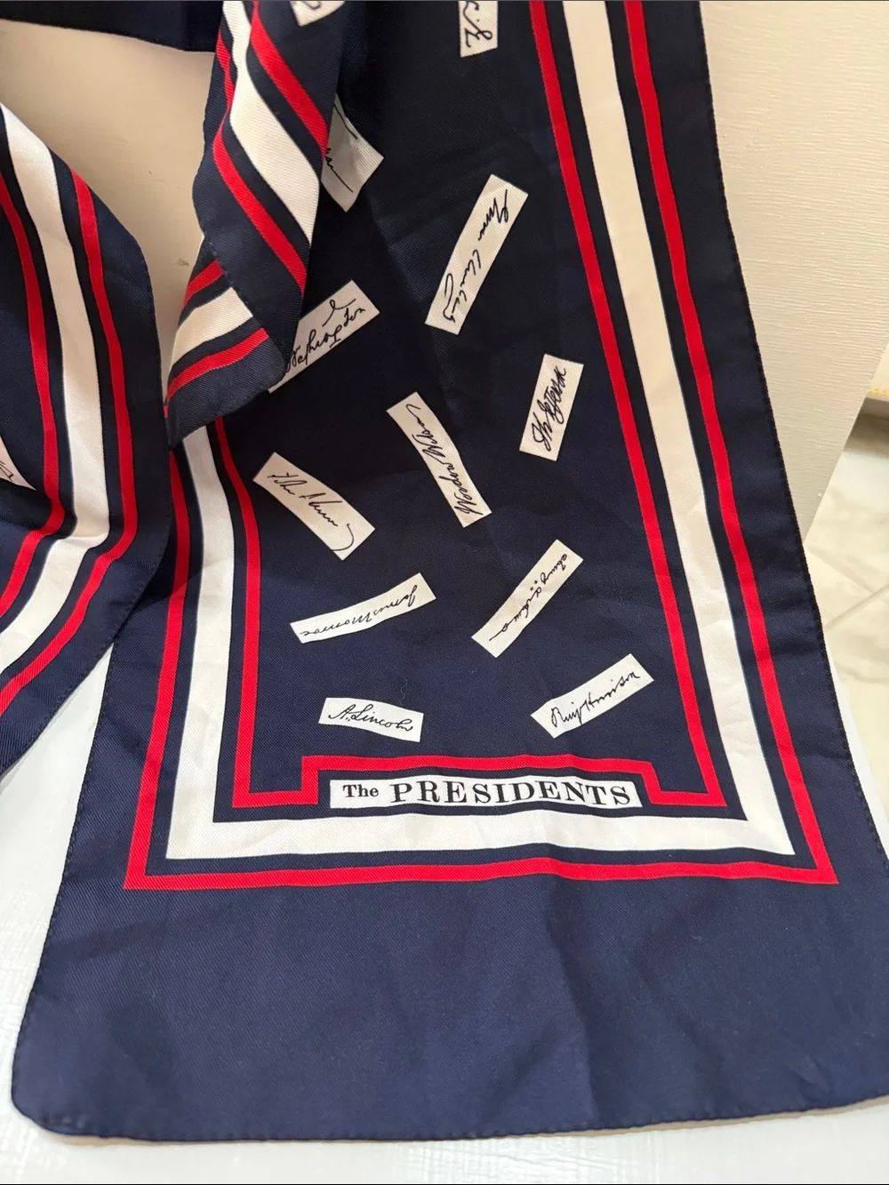 The PRESIDENTS Names Navy Red & White Signature Print long Scars 🧣made in Italy
